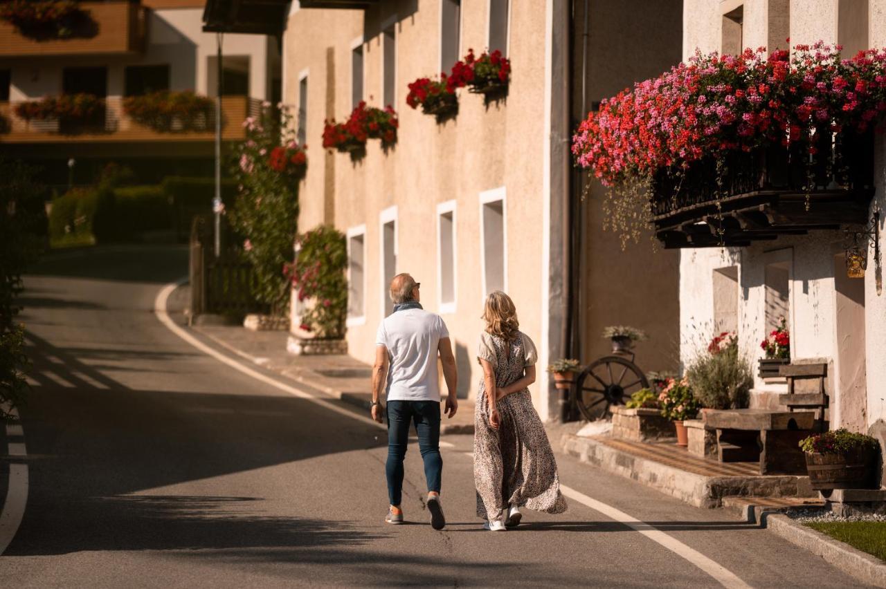 Romantik & Restaurant Stafler 4*