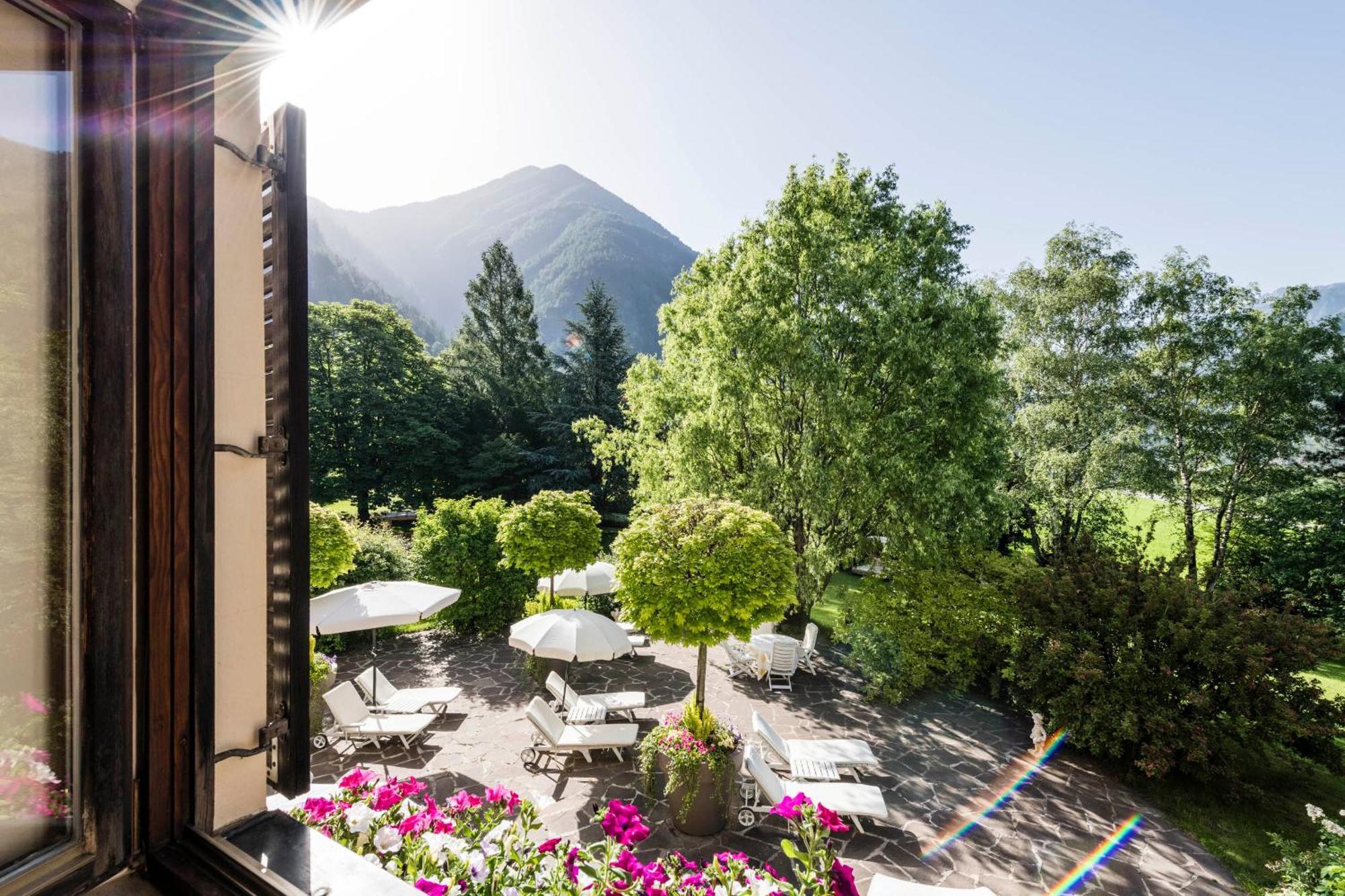Romantik & Restaurant Stafler 4*